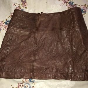 Flattering pleather skirt!!